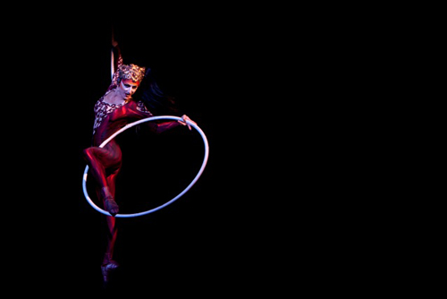 Hibana Dralion Cirque du Soleil Cerceau Aerien Aerial Hoop Solo Act Arena Tour